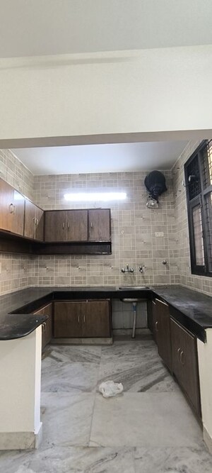 Kitchen in 2.5 BHK Builder Floor at Ansal Royale Casa, Sector 55 – for Rent