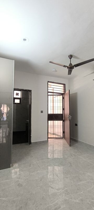 Room in 2 BHK Builder Floor at Huda CGHS, Sector 56 – for Rent