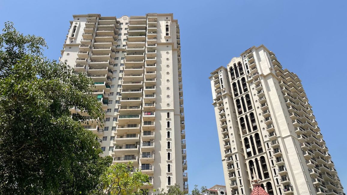3.5 BHK + Servant Room 1931 Sq.Ft. Apartment in DLF New Town Heights I