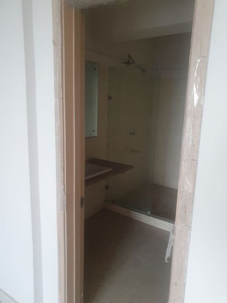 Bathroom, dlf-new-town-heights-i 3.5 Bedroom 1931 Sq.Ft. Apartment In Sector 90 Gurgaon 9870509
