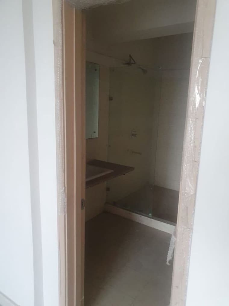 Bathroom, dlf-new-town-heights-i 3.5 Bedroom 1931 Sq.Ft. Apartment In Sector 90 Gurgaon 9870509