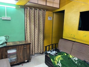 Room in  Pg at Prabhadevi – for Rent