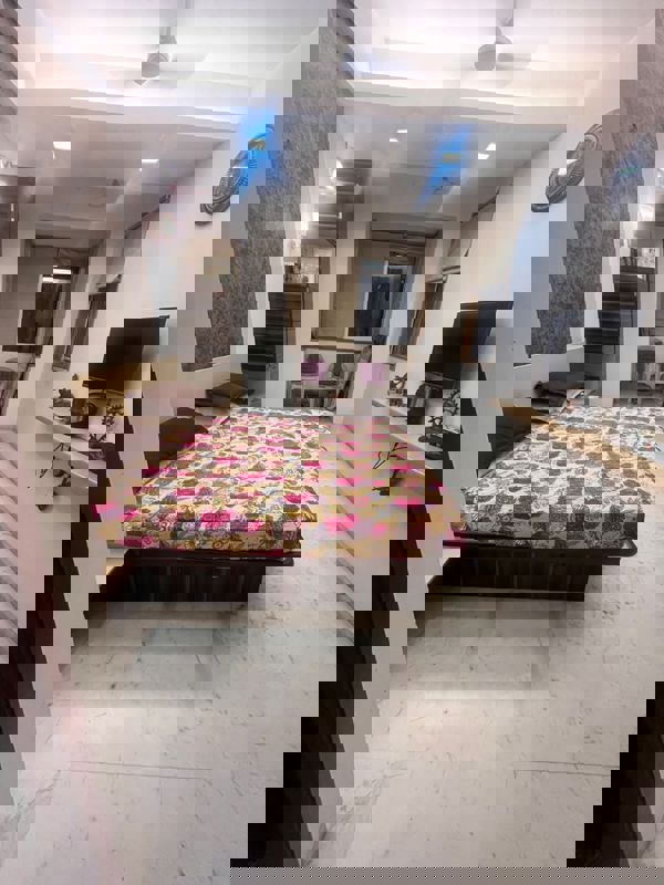 2.5 BHK Apartment For Sale in Grandeur Tower