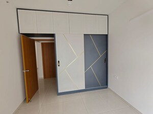 Room in 2 BHK Apartment at Sobha Dream Gardens, Thanisandra Main Road – for Rent