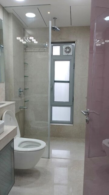 Bathroom in 5 BHK Apartment at Oberoi Realty Esquire, Goregaon East – for Sale