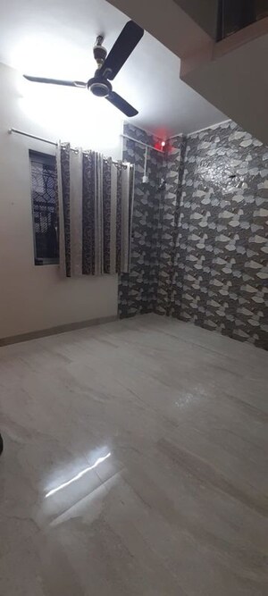 Room in 1 BHK Apartment at Gundecha Valley of Flowers, Kandivali East – for Sale