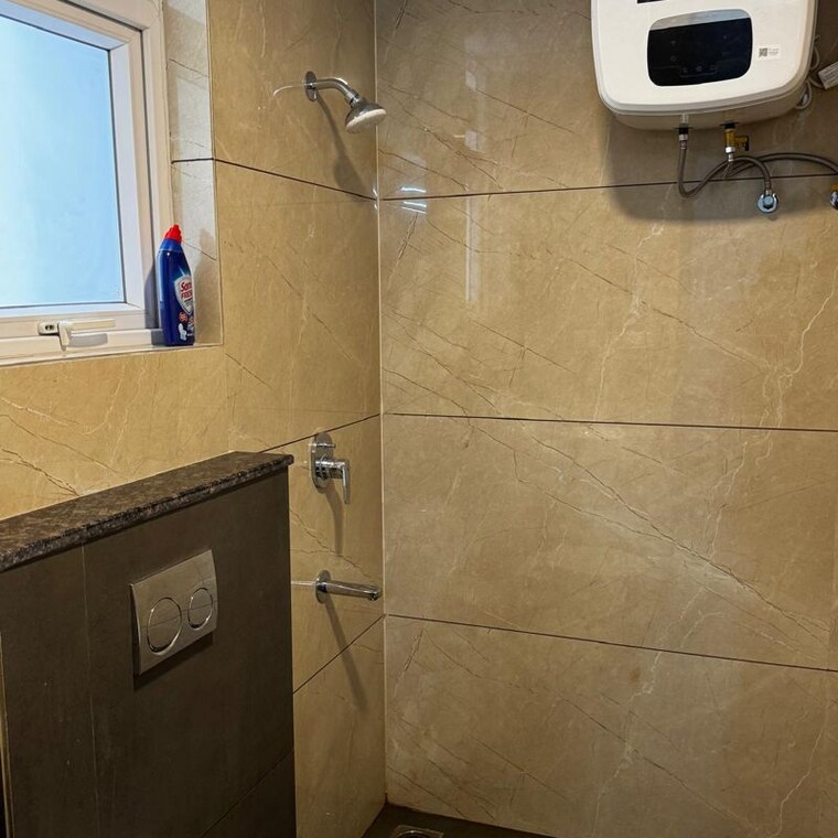 Bathroom, allwin-el-spazia 3 Bedroom 1638 Sq.Ft. Apartment In Nagla Road Zirakpur 9870634