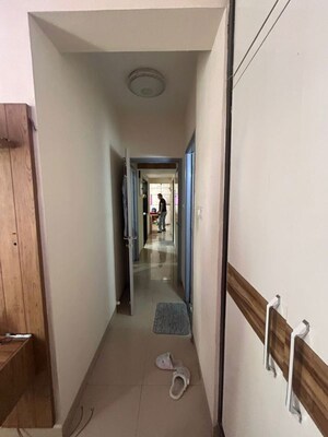 Building Lobby in 3 BHK Apartment at Raheja Reflections, Kandivali East – for Rent