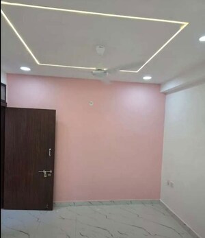 Room in  Office Space at Hazratganj – for Rent