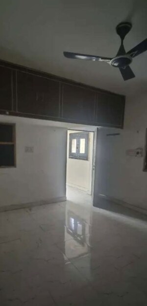  Office Space For Rent in Hazratganj