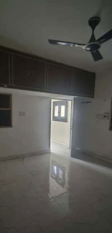  Office Space For Rent in Hazratganj