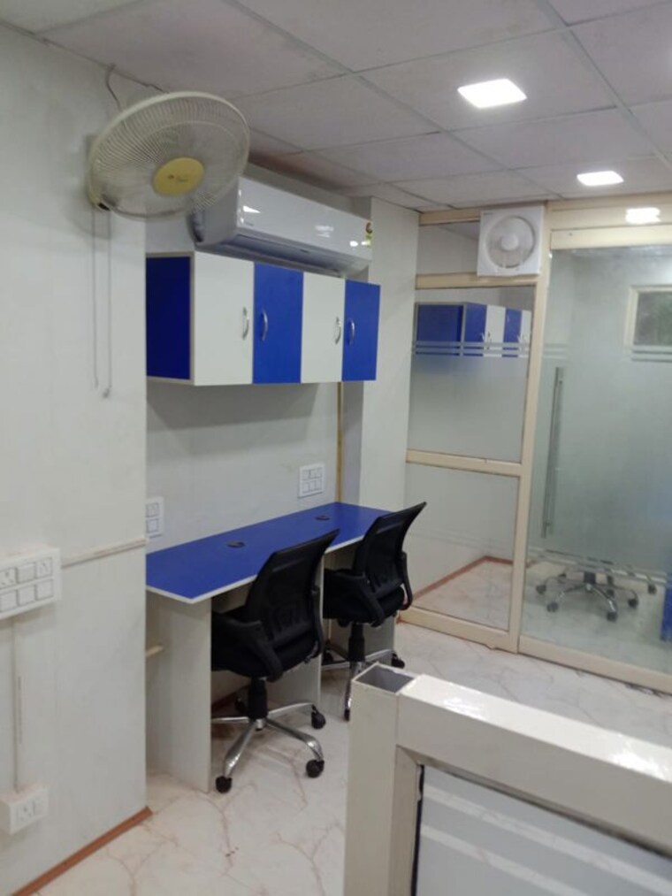 Team Area, parsvnath-planet-plaza Commercial Office Space 423 Sq.Ft. In Gomti Nagar Lucknow 9870658