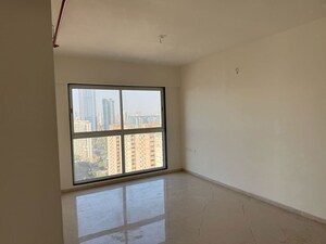 Room in 2.5 BHK Apartment at Wadhwa TW Gardens, Kandivali East – for Rent