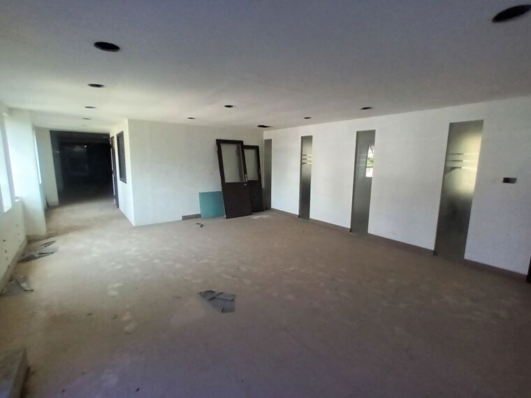 Room, chalikavattom Commercial Office Space 3500 Sq.Ft. In Chalikavattom Kochi 9870668