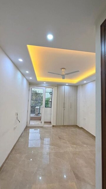 Bedroom in 3 BHK Apartment at Hauz Khas – for Rent