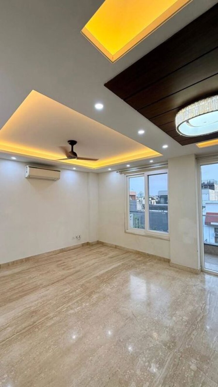 Room, hauz khas 3 Bedroom 2200 Sq.Ft. Apartment In Hauz Khas Delhi 9870692