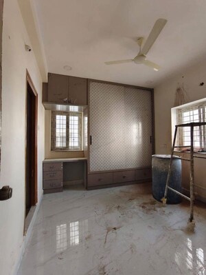 Room in 2 BHK Apartment at Kondapur – for Rent