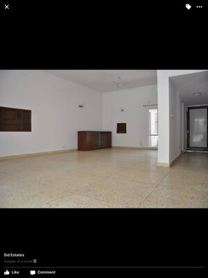 Room in 2 BHK Apartment at Nizamuddin East – for Rent