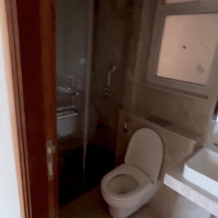 Bathroom, powai 4 Bedroom 1700 Sq.Ft. Apartment In Powai Mumbai 9870710