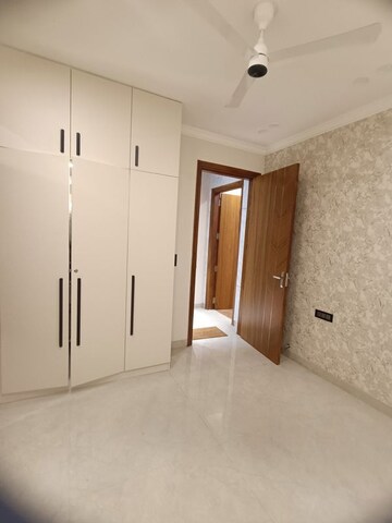 Room in 4 BHK Builder Floor at Ansal API Esencia, Sector 67 – for Rent