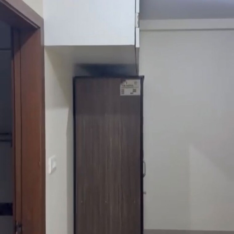 undefined, jogeshwari west 2.5 Bedroom 800 Sq.Ft. Apartment In Jogeshwari West Mumbai 9870745