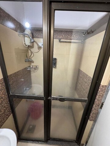 Furnished Amenities in 3 BHK Apartment at Gujrati CHS, Vile Parle East – for Rent
