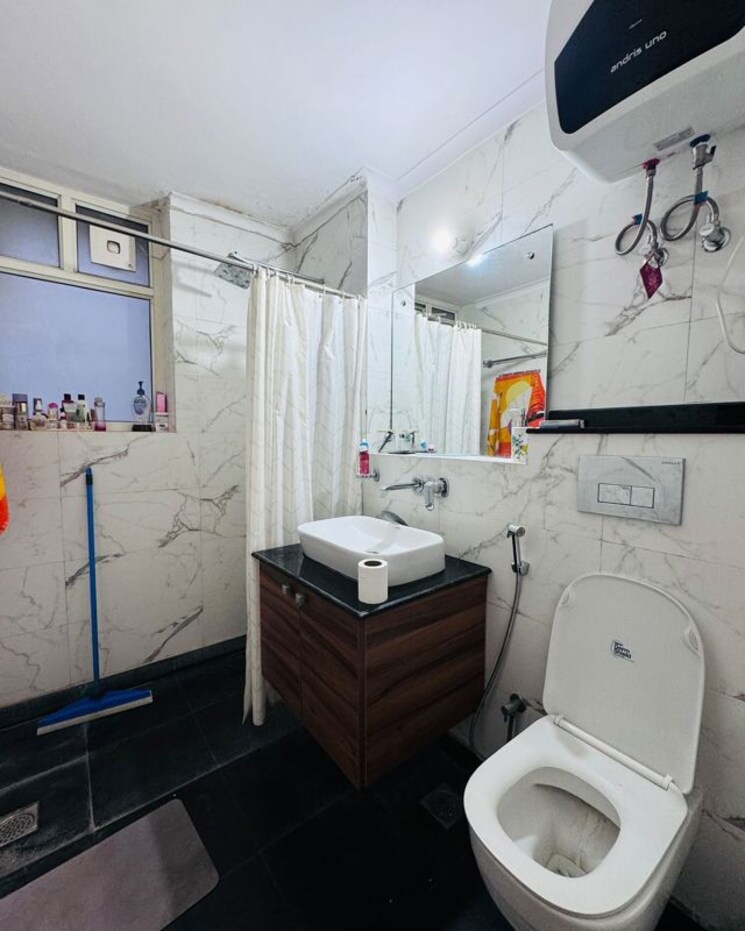 Team Area, lake-view-bandra 3 Bedroom 1050 Sq.Ft. Apartment In Bandra West Mumbai 9870725