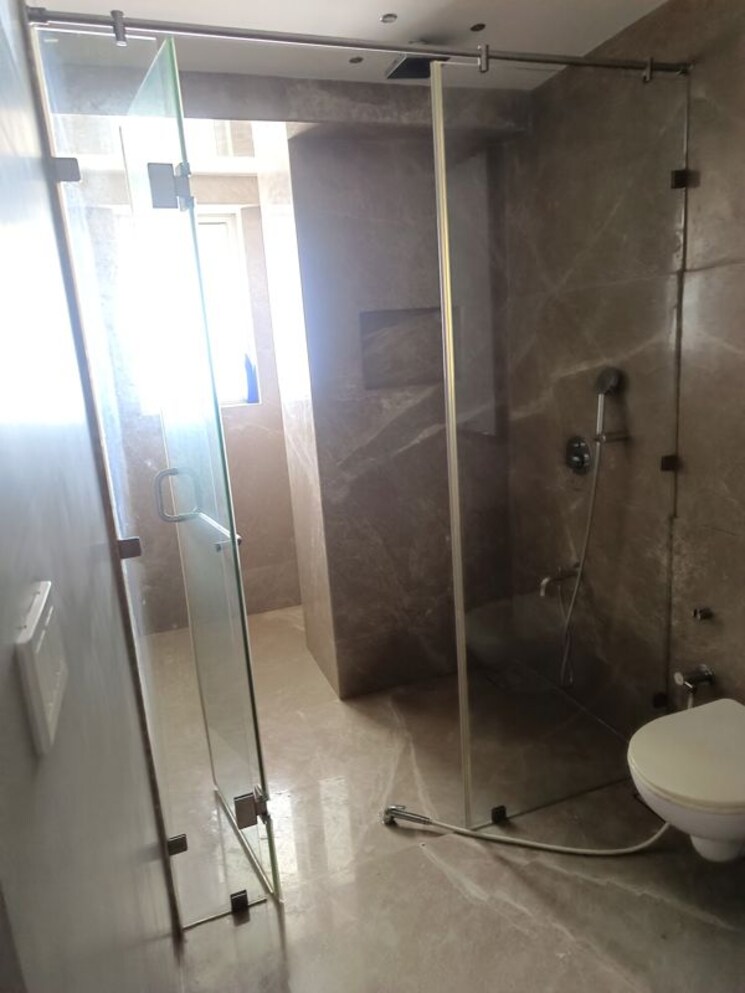 Bathroom, k-hemani-bay-view 4 Bedroom 4500 Sq.Ft. Apartment In Andheri West Mumbai 9870763
