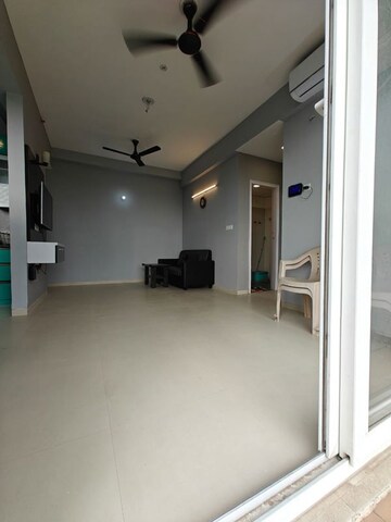 Room in 2 BHK Apartment at Supertech Hues, Sector 68 – for Rent