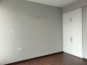 Room in 2 BHK Apartment at Supertech Hues, Sector 68 – for Rent