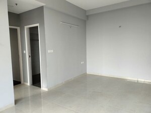 Room in 2 BHK Apartment at Supertech Hues, Sector 68 – for Rent