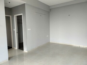 Room in 2 BHK Apartment at Supertech Hues, Sector 68 – for Rent