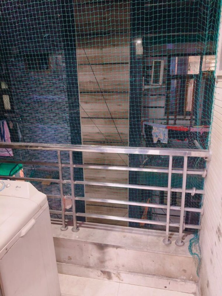 Balcony, safdarjung enclave 4 Bedroom 210 Sq.Yd. Builder Floor In Safdarjung Enclave Delhi 9774230