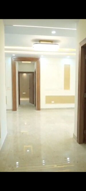 Room in 2 BHK Apartment at Migsun Ultimo, Omicron Iii Greater Noida – for Rent