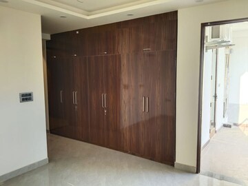 Room in 3 BHK Builder Floor at Ansal API Esencia, Sector 67 – for Rent