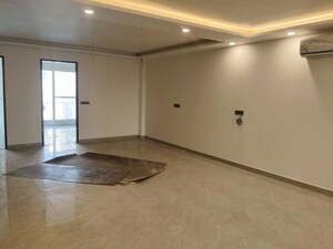 Room in 3 BHK Builder Floor at Ansal API Esencia, Sector 67 – for Rent