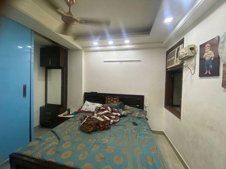 Bedroom, malviya nagar 3 Bedroom 150 Sq.Yd. Builder Floor In Malviya Nagar Delhi 9863505