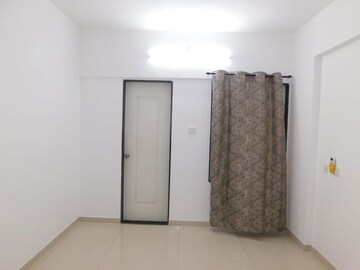 Room in 2 BHK Apartment at Shree Ganesh Graceland, Pimple Saudagar – for Rent