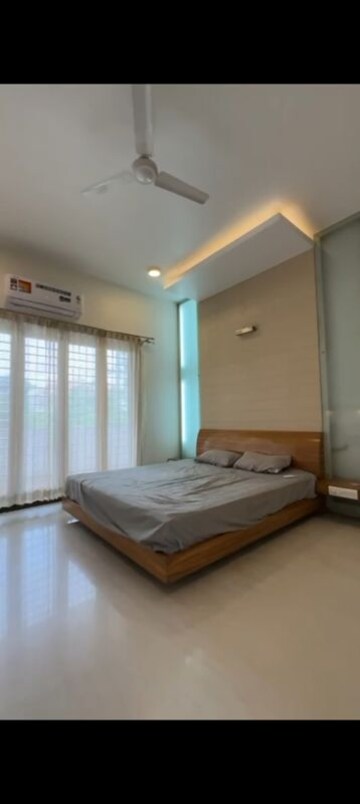 Bedroom in 5 BHK Independent House at JS Grande, Race Course Road – for Sale