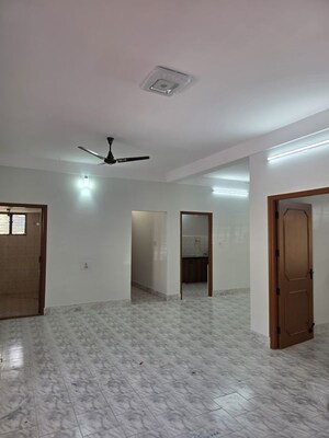 Room in 4 BHK Independent House at Kalyan Nagar – for Rent