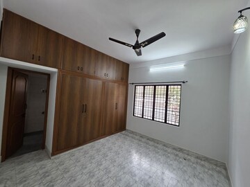 Room in 4 BHK Independent House at Kalyan Nagar – for Rent