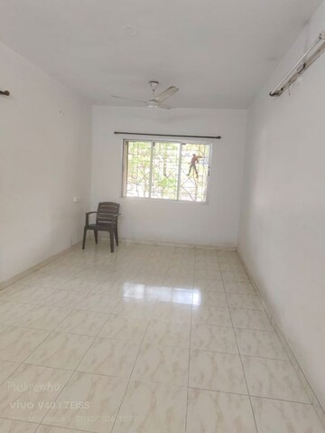 Room in 2 BHK Apartment at Kundan House, Khadki – for Rent