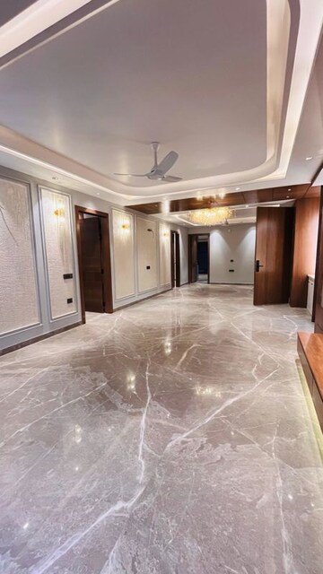 Room in 3 BHK Builder Floor at BPTP Green Oaks, Sector 70a – for Sale