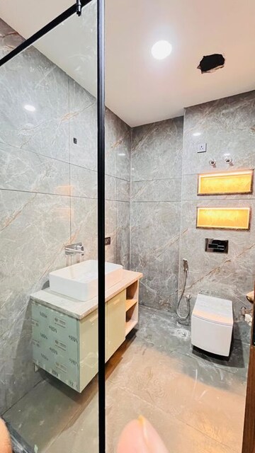 Master Bedroom in 3 BHK Builder Floor at BPTP Green Oaks, Sector 70a – for Sale