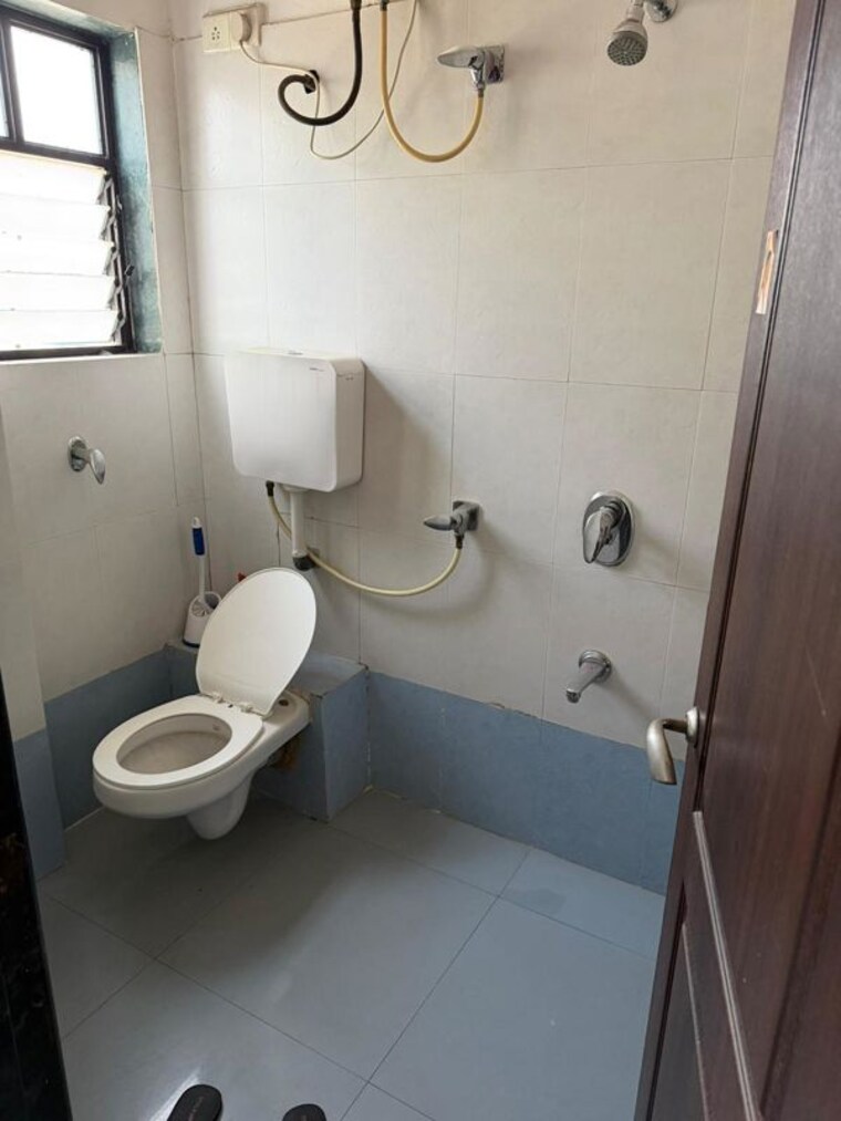 Bathroom, viman nagar 1 Bedroom 620 Sq.Ft. Apartment In Viman Nagar Pune 9870854
