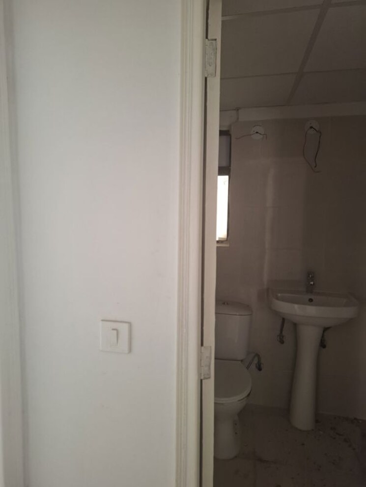 Bathroom, rg-luxury-homes 2.5 Bedroom 1200 Sq.Ft. Apartment In Tech Zone Greater Noida Greater Noida 9870858