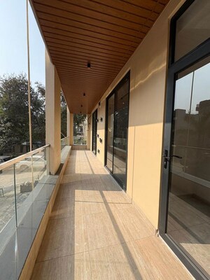 Building Lobby in 4 BHK Builder Floor at Ansal API Esencia, Sector 67 – for Sale