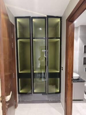 Furnished Amenities in 3 BHK Builder Floor at BPTP Green Oaks, Sector 70a – for Sale