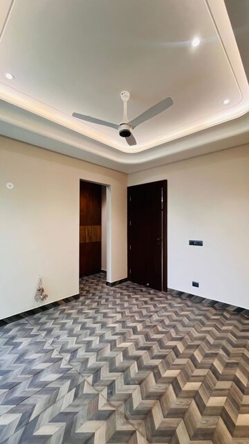 Bedroom in 3 BHK Builder Floor at BPTP Green Oaks, Sector 70a – for Sale