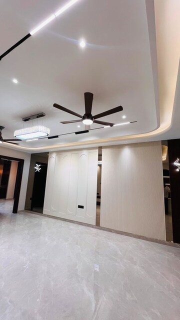 Master Bedroom in 3 BHK Builder Floor at BPTP Green Oaks, Sector 70a – for Sale